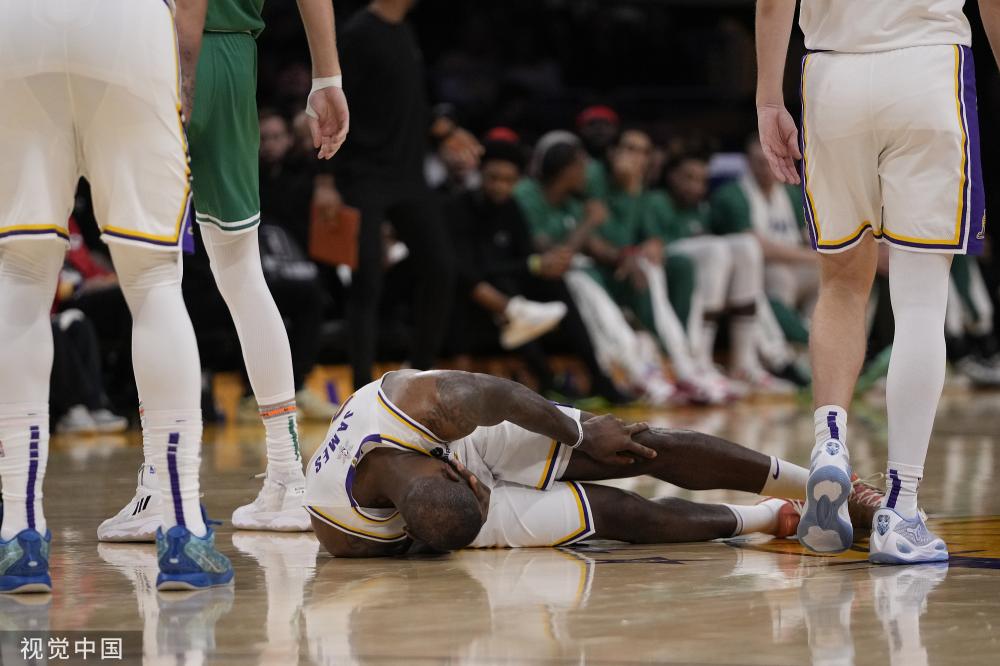 “火箭队重建计划启动，年轻球员得到更多上场机会”.